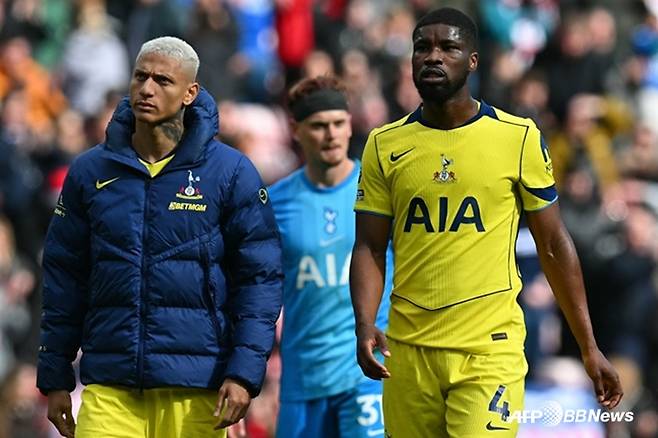 경기 후 히샬리송(왼쪽)과 케빈 단소의 모습. /AFPBBNews=뉴스1