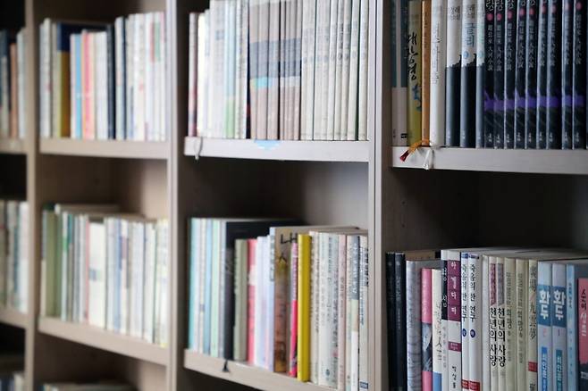 속초 마을도서관 잇-다 내부 [촬영 류호준]