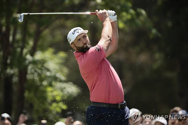 욘 람의 LIV 골프 멕시코시티 3라운드 경기 모습 [EPA=연합뉴스]