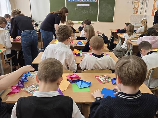 19김나지아의 K-종이접기 수업 [카잔연방대 한국학연구소 제공]