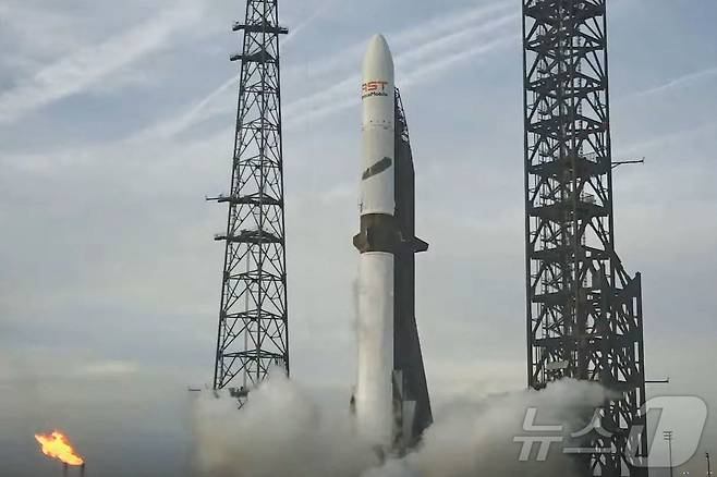 19일(현지시간) 블루오리진이 방송한 뉴 글렌 로켓 발사 장면 (출처=블루오리진) ⓒ AFP=뉴스1