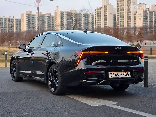 기아 2026년형 K5 하이브리드 후측면. ⓒ데일리안 정진주 기자