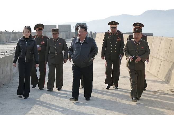 북한 노동당 기관지 노동신문은 20일 "조선민주주의인민공화국 미사일총국은 4월 19일 개량된 지상대지상전술탄도미사일 <화성포-11라>형의 전투부위력평가를 위한 시험발사를 진행하였다"고 보도했다. 뉴스1