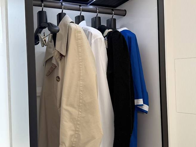 삼성전자 2026년형 비스포크 AI 에어드레서에는 최대 9벌까지 옷을 넣어 관리가 가능하다. 사진=임수빈 기자