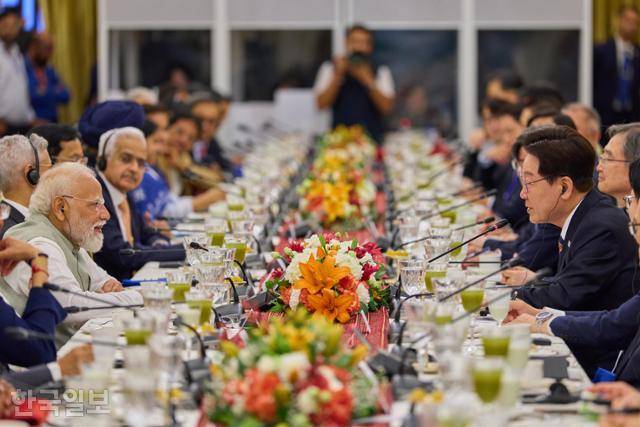 인도를 국빈 방문 중인 이재명 대통령이 20일 인도 뉴델리 영빈관을 방문해 총리 주최 오찬에 참석했다. 청와대 제공