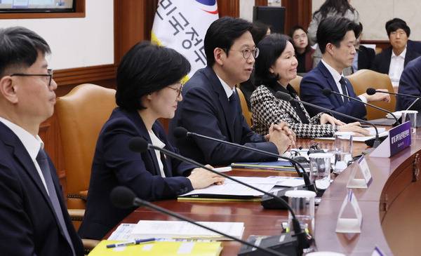 정부는 배경훈 부총리 겸 과학기술정보통신부 장관 주재로 지난 16일 과학기술관계장관회의를 열어 미토스와 관련된 보안 위협 대응방안을 논의했다. 연합뉴스