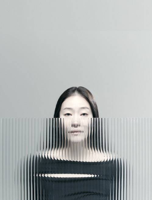 '모어라이프' 콘셉트 이미지. 죽음 이후 재구성된 브리짓 역의 이진경 배우. 두산아트센터