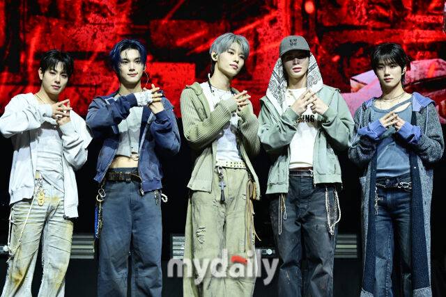 그룹 이븐 첫 번째 싱글앨범 쇼케이스/곽경훈 기자 kphoto@mydaily.co.kr