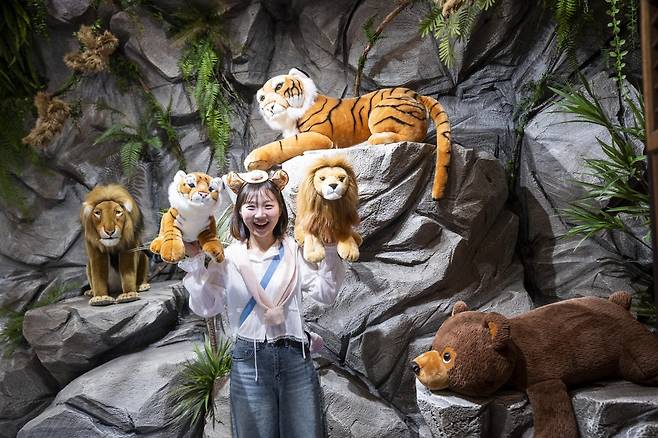 나만의 반려 인형을 입양할 수 있는 ‘사파리 기프트샵’