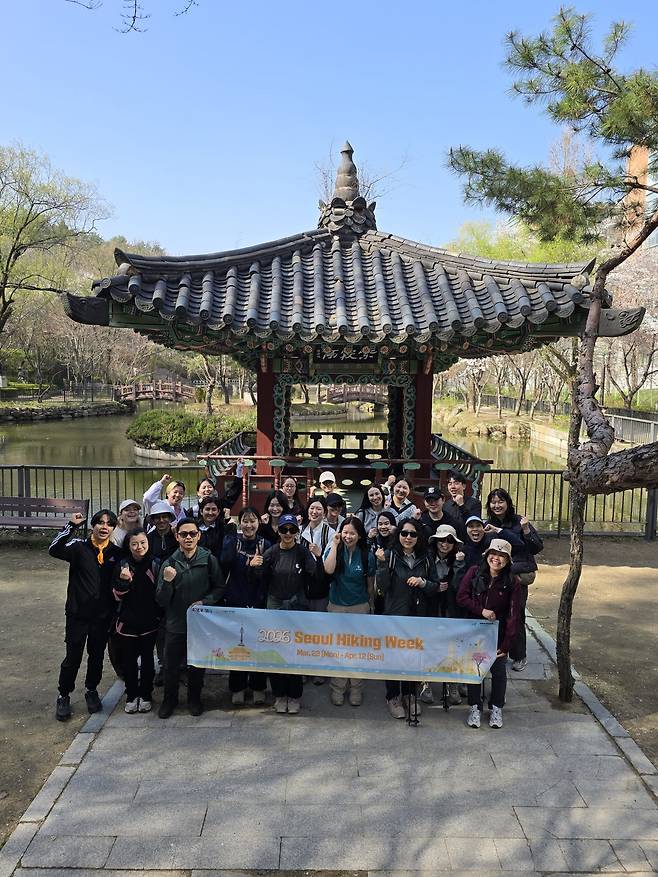 하이킹위크 3주차 삼성산 삼막사코스 단체사진