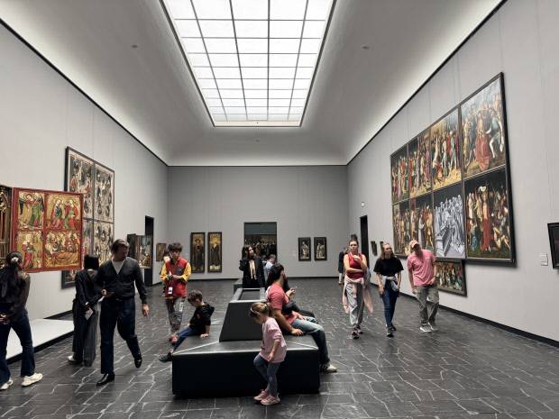 슈테델 미술관은 14세기에서부터 현대에 이르기까지 700년에 걸친 예술작품들을 소장하고 있다. 14세기 르네상스 미술의 걸작들을 한자리에 모은 전시장.