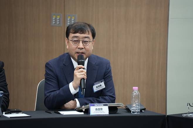 송상훈 국가AI전략위원회 지원단장은 21일 머니투데이방송(MTN)에서 개최한 2016 AI 스타트업의 혁신과 미래를 위한 법·제도개선 관련 좌담회에서 발언하고 있다. / 사진=머니투데이방송