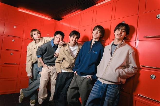 코르티스의 서울 비밀공간에서 만나는 ‘Green vs. Red’ 경험, 에어비앤비에서 단독 공개. 사진ㅣ에어비앤비