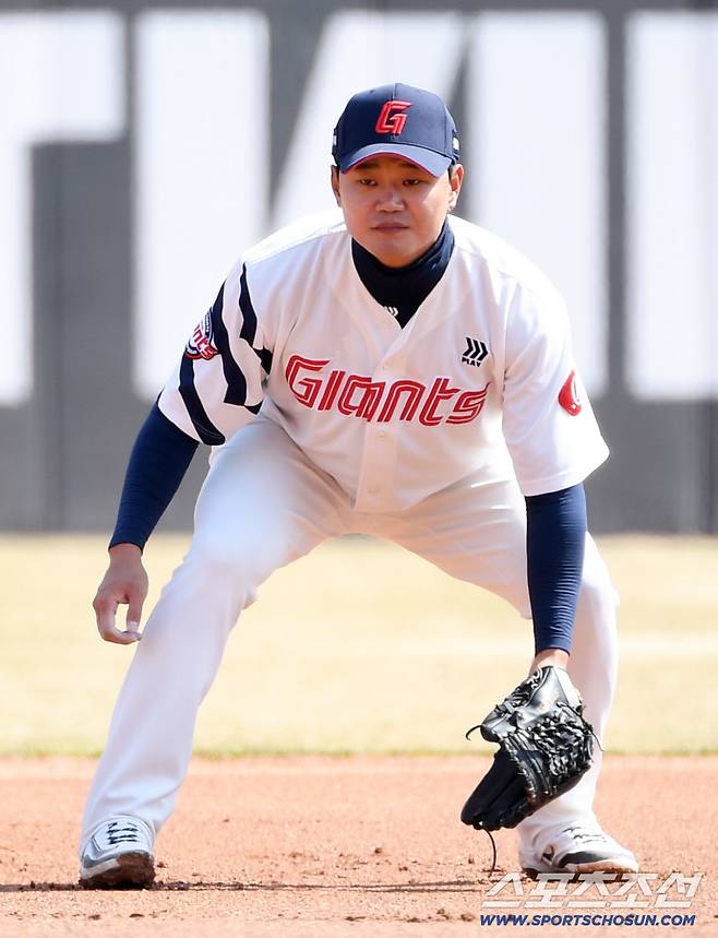 14일 부산 사직야구장에서 열린 KBO리그 롯데 자이언츠와 LG 트윈스의 시범경기. 롯데 손호영이 수비를 하고 있다. 부산=박재만 기자 pjm@sportschosun.com/2026.03.14/