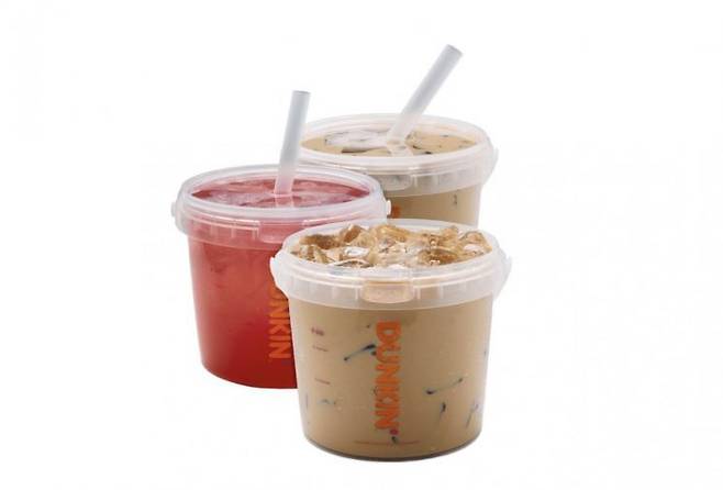 미국 일부 매장에서 판매 중인 초대형 커피. 던킨