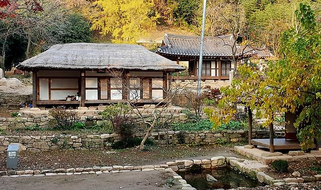 월출산 남쪽 자락에 자리한 백운동원림은 호남의 3대 정원 중 하나로 꼽힌다.