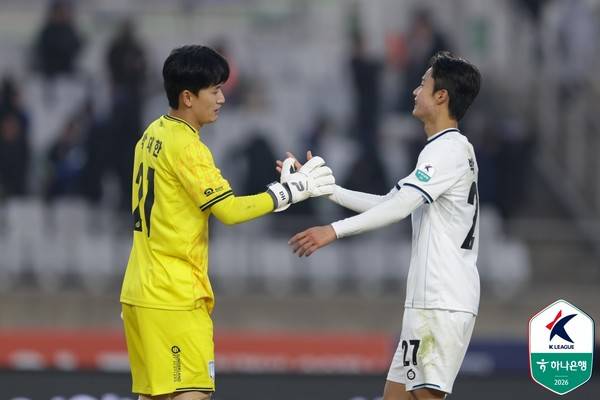 박대한과 박창우(이상 천안시티FC). 한국프로축구연맹 제공&nbsp;