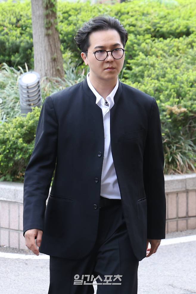 사회복무요원 근무 중 ‘부실 복무’ 혐의로 재판에 넘겨진 그룹 위너 멤버 송민호의 첫 공판이 21일 서울 마포구 서울서부지방법원에서 열렸다. 서병수 기자 qudtn@edaily.co.kr /2026.04.21/