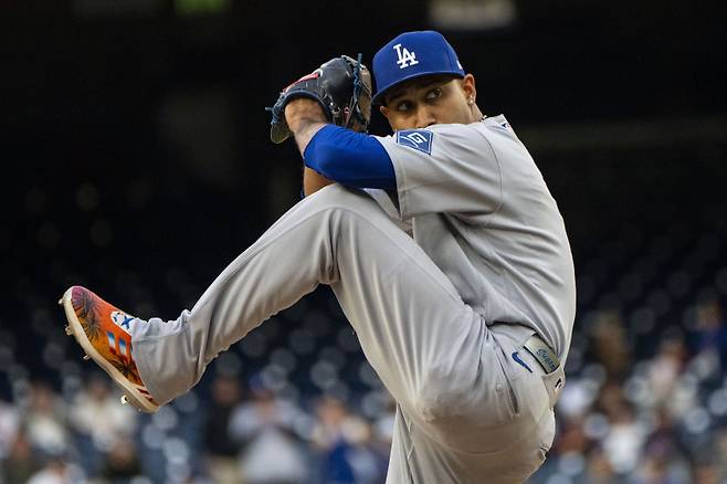 <yonhap photo-2609="">팔꿈치 관련 부상으로 전열에서 이탈한 에드윈 디아스. [UPI=연합뉴스]</yonhap>