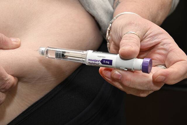 비만치료제를 주사한 후 단순한 불편함을 넘어 명치를 찌르는 듯한 극심한 통증이 발생한다면 급성 췌장염을 의심해야 한다고 전문가들은 전한다. 클립아트코리아