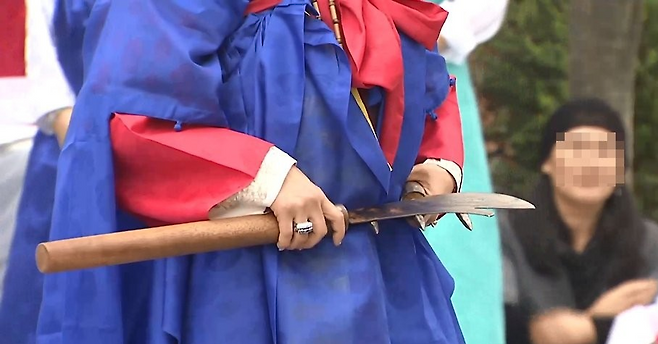 자신의 조카에 숯불 열기를 가해 숨지게 한 80대 무속인이 2심에서 대폭 감형 받았다. ⓒ연합뉴스