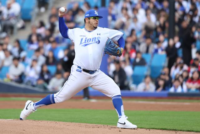 삼성 라이온즈의 아리엘 후라도가 22일 대구에서 열린 SSG 랜더스와의 경기에 선발 등판해 역투하고 있다. 삼성 제공