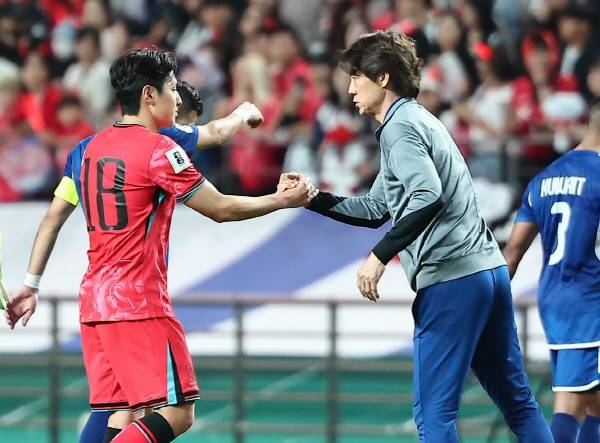 월드컵 개막이 50일 앞으로 다가왔다. 우리의 전력을 끌어올리는 것만큼 상대에 대한 철저한 분석이 필요하다. 뉴스1