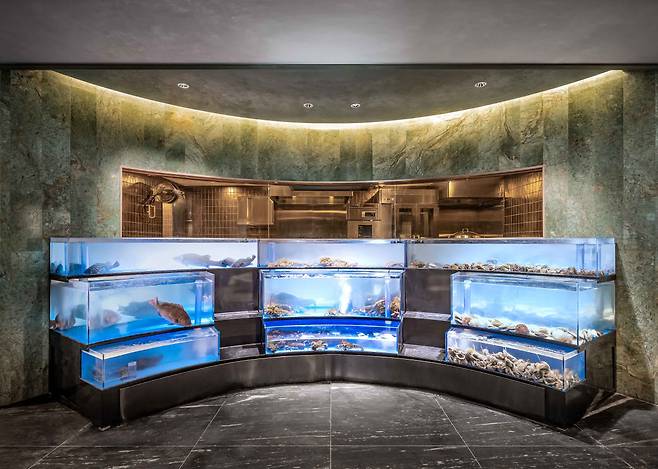 도원S 입구의 대형 수조(사진제공=한화푸드테크)