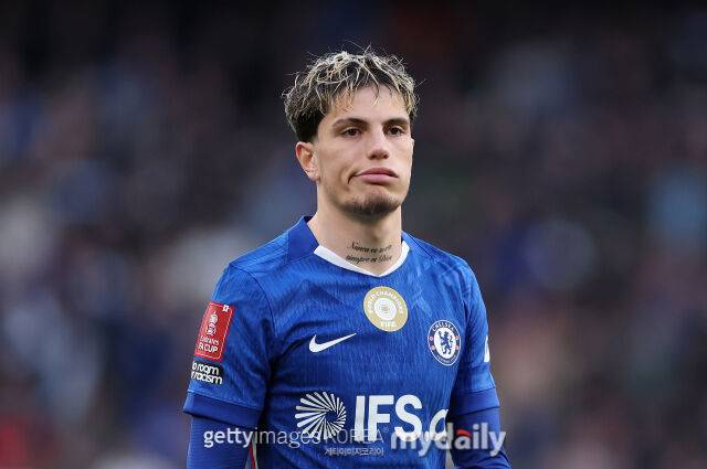 알레한드로 가르나초(첼시)가 4월 5일 영국 런던의 스탬포드 브리지에서 열린 2025-26시즌 잉글랜드 FA컵 8강 포트 베일과의 경기에 출전하고 있다. /게티이미지코리아