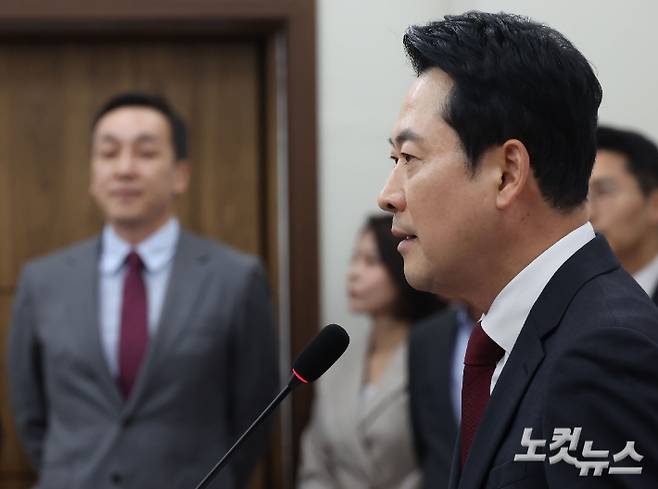 황진환 기자