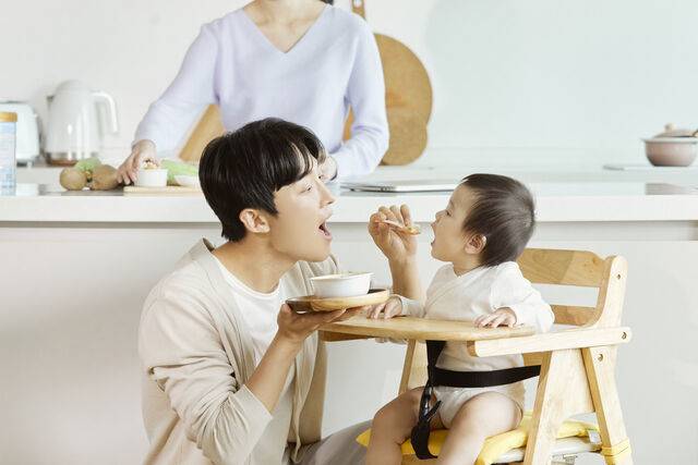 영국 BBC에 따르면 아버지가 되는 남성의 몸도 호르몬과 뇌 구조가 달라지는 변화를 겪는다. 클립아트코리아