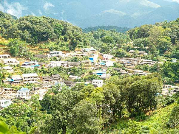 차로 풍족한 생활 누리는 마헤이 마을.