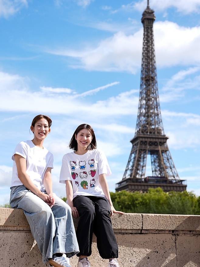 ▲ 시다 치하루(오른쪽)는 실력과 스타성을 동시에 보유한 선수다. 2024 파리 올림픽 여자복식 동메달, 지난해 전영오픈 금메달을 비롯해 국제무대에서 그간 숱한 전과(戰果)를 쌓아올렸다. '영혼의 파트너' 마쓰야마 나미와 함께 2018년부터 세계배드민턴연맹(BWF) 대회 포디움에 입성한 횟수만 26차례에 달한다.&nbsp;ⓒ 시다 치하루 SNS