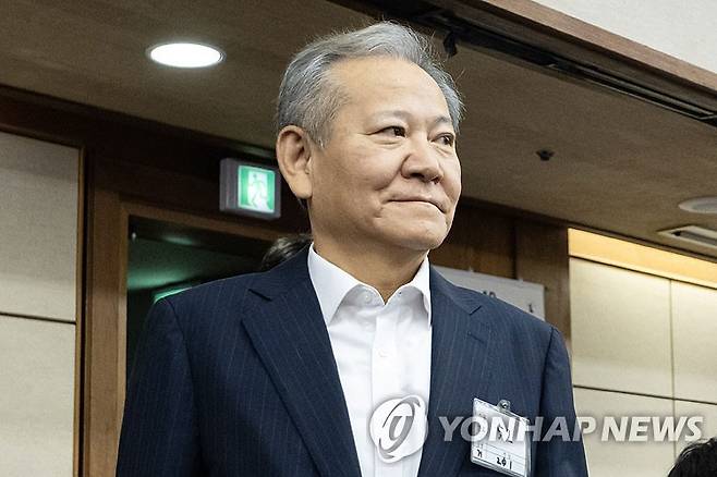 공판 출석하는 이상민 전 장관 [사진공동취재단 제공] 2025.10.17