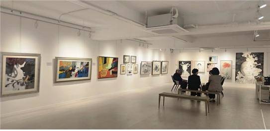 동명동 수하갤러리에서 오는 5월 18일까지 펼쳐지는 ‘한국화 4인 4색’전 모습. <수하갤러리 제공>