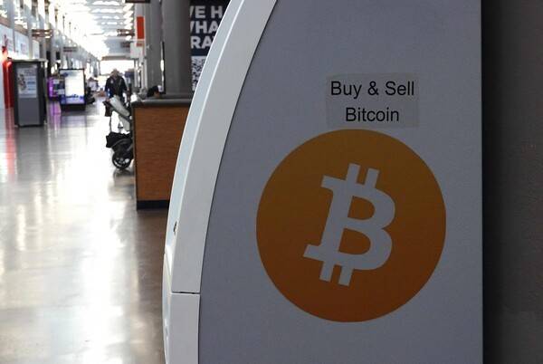 리포니아주 샌라파엘 - 2026년 2월 5일: 캘리포니아주 샌라파엘의 노스게이트 몰에 설치된 비트코인 ​​ATM의 모습.&nbsp; 출처=연합]