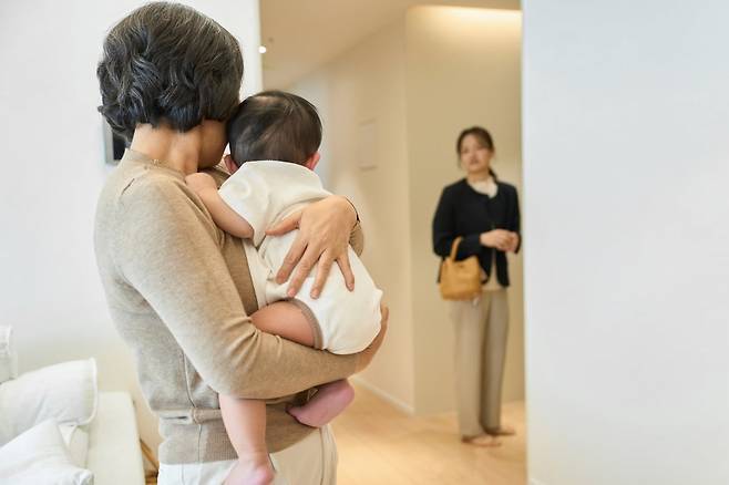 손주 돌봄은 힘들지만 할머니의 인지 기능에 좋다는 연구 결과도 있다. 사진=게티이미지뱅크