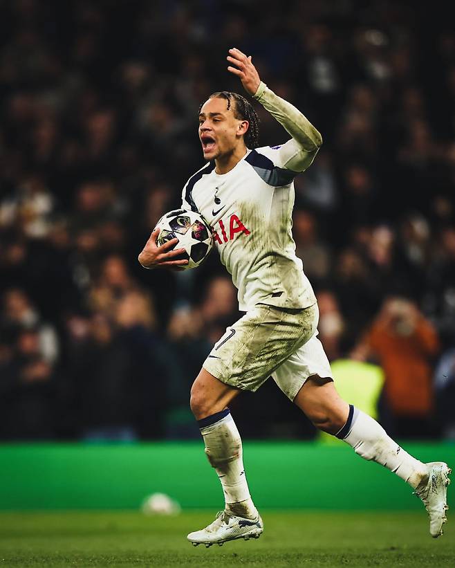 사진=사비 시몬스 SNS 캡처