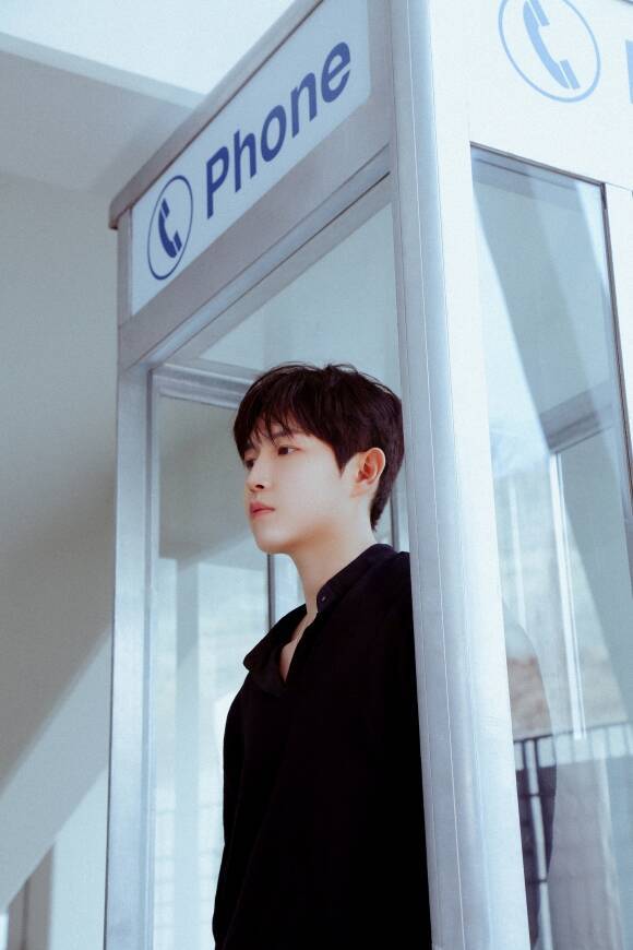 김재환은 28일 워너원의 새로운 리얼리티 'WANNA ONE GO : Back to Base' 방영도 앞두고 있다. 그는 워너원 10주년에 신곡이나 공연 등의 활동이 성사될 수 있기를 희망했다./웨이크원