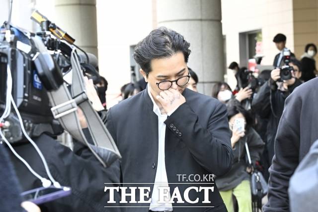 그룹 위너 멤버 송민호가 '병역법 위반'으로 징역 1년6개월 검찰 구형을 받았다는 소식, 병역법 위반 혐의로 재판에 넘겨진 가운데, 본인과 멤버들의 과거 발언부터 건강 고백까지 다시 주목받고 있다. /송호영 기자
