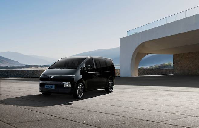 현대차가 23일 출시한 신형 스타리아 일렉트릭 투어러 모델의 모습. /현대차