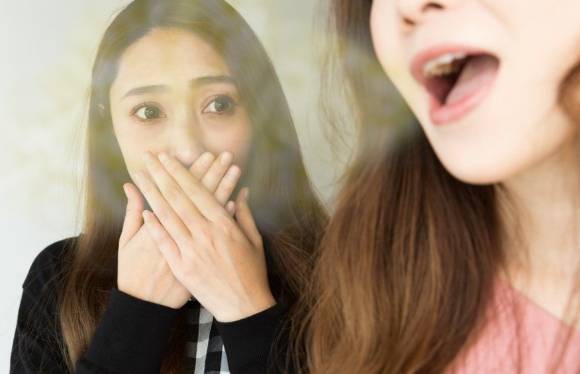 동료의 체취로 인해 업무 환경에서 불편을 겪고 있다는 사연이 알려졌다. 사진은 본 기사 내용과 무관. [사진= Diana Dental]