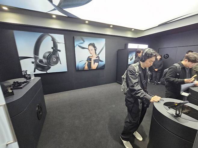 출시 기념으로 서울 성수동에 마련된 팝업 행사장 전경 / 출처=IT동아