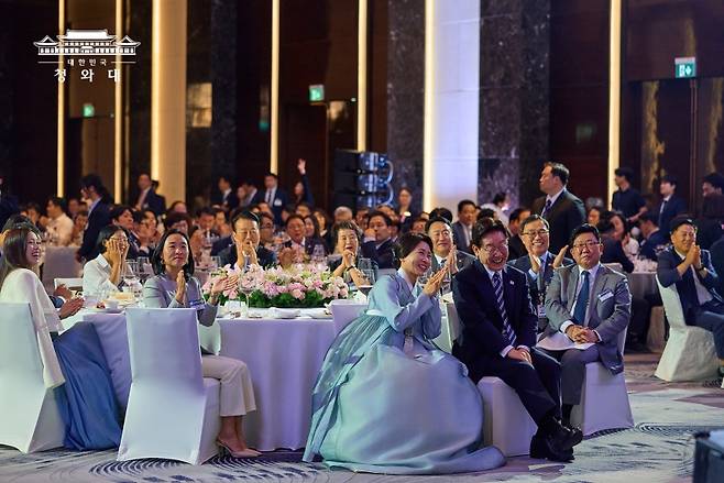 베트남을 국빈 방문 중인 이재명 대통령 내외 (사진, 청와대)