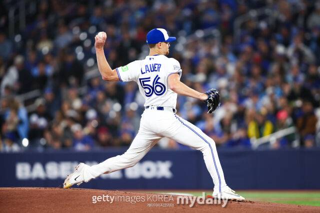 토론토 블루제이스 에릭 라우어가 투구하고 있다. 올 시즌 초반의 모습이다./게티이미지코리아