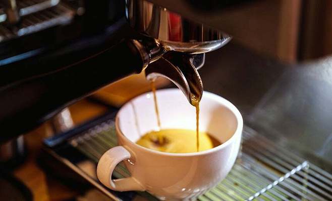 커피를 하루 2~3잔 즐기면 치매 위험이 최대 20%까지 낮아진다는 연구 결과가 미국에서 나왔다.&nbsp; 게티이미지