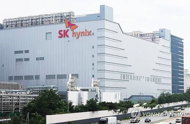SK하이닉스, 사상 최대 실적 경신 [연합뉴스 자료사진]