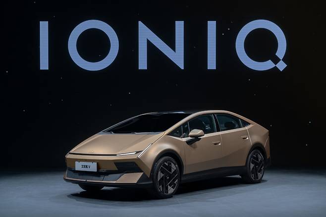 2026 베이징 국제 모터쇼 현대차 부스에 전시된 아이오닉 V(사진=현대차)