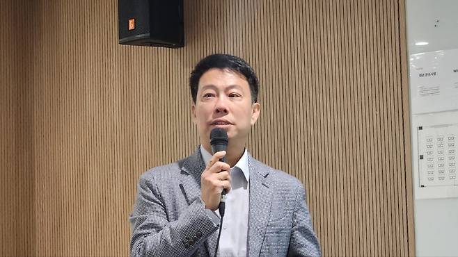 이날 오프닝 발표에 나선 임정욱 스타트업얼라이언스 공동대표(이하 임 대표)는 한국 스타트업의 미국 진출이 이제는 일부 기업의 예외적 선택이 아니라, 분명한 흐름으로 자리 잡고 있다고 진단했다. (사진=테크42)