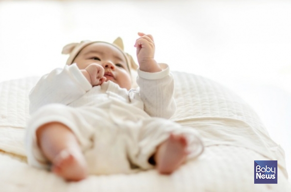 한국보건사회연구원이 최근 발간한 '인구동태 및 합계출산율 변화 분석 연구' 보고서에 따르면, 2000년부터 2015년까지 합계출산율은 전이확률 기준(무배우→유배우, 무자녀→유자녀 전환)으로 약 0.30명 감소한 것으로 나타났다. ⓒ베이비뉴스